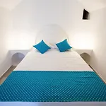 Cave Monolitos
