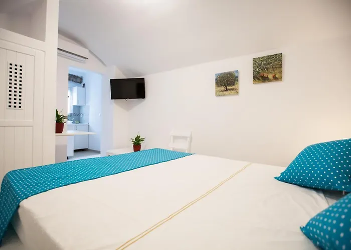 بيت للعطل Cave