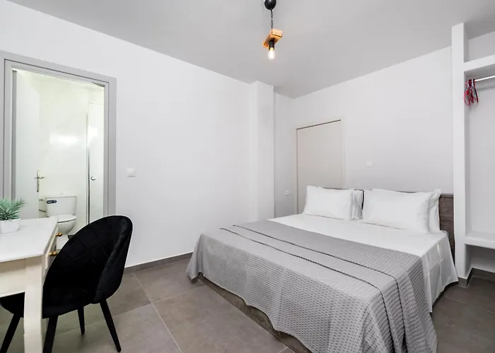 Cave * مونوليثوس