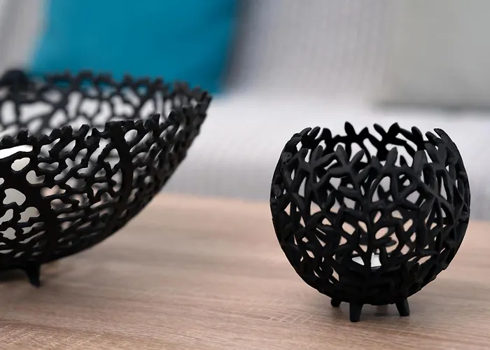 Cave مونوليثوس