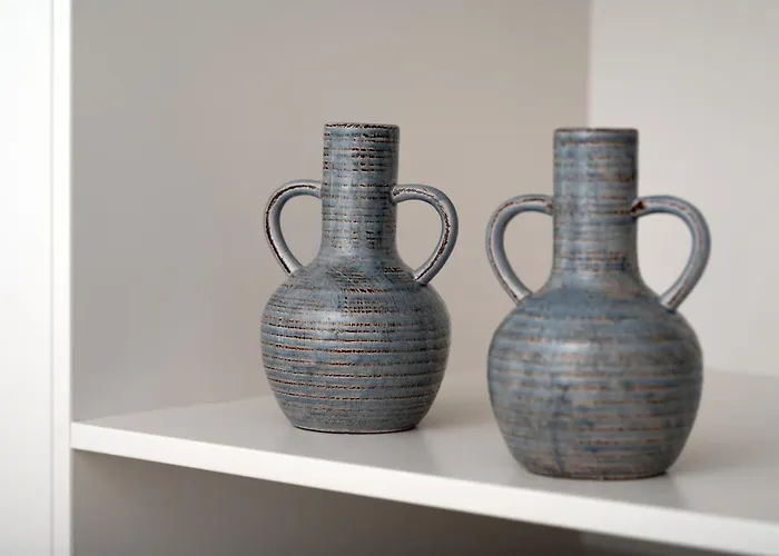 Cave بيت للعطل مونوليثوس