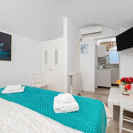 Cave Holiday home Monolithos (Santorini)