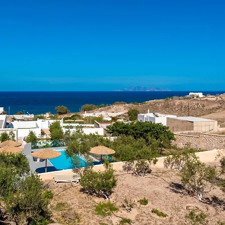 Cave * Monolithos (Santorini)