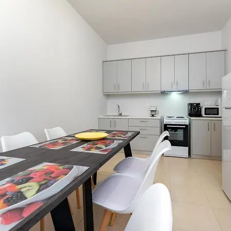 Cave Holiday home Monolithos (Santorini)