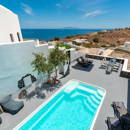 Holiday home Cave Monolithos (Santorini)