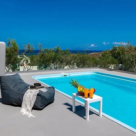 Cave Монолитос