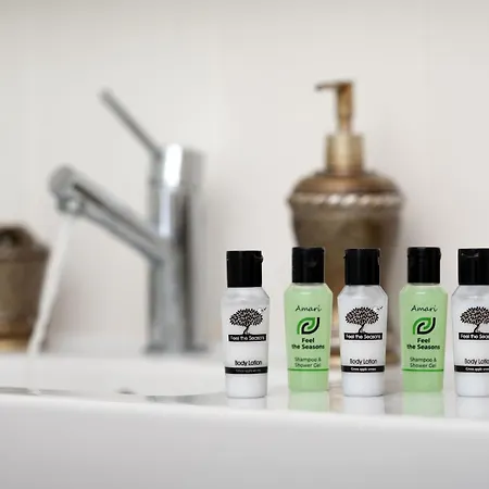 Cave Монолитос