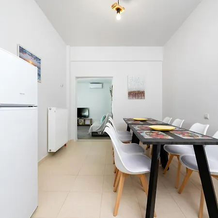 Cave Монолитос